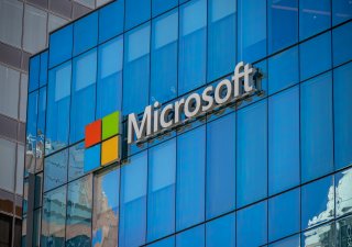 Microsoft hodlá investovat 80 miliard dolarů do výstavby datových center pro AI