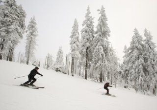 Celodenní skipas letos v ČR vyjde na 750 až 1000 korun