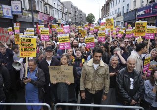 Protesty ve Velké Británii