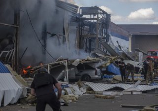 Ruský útok na supermarket v ukrajinské Kosťantynivce