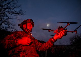 Tisíce litevských dronů pro Ukrajinu leží ve skladech, prý kvůli byrokracii