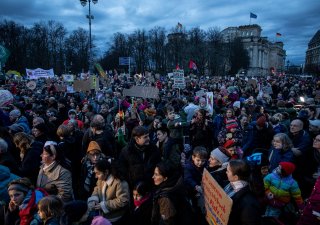 Desetitisíce Němců demonstrovaly proti politické pravici