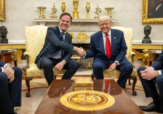 Šéf NATO Mark Rutte a americký prezident Donald Trump