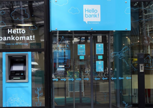 Další akvizice spořitelny. Po Sberbance koupí i úvěrové aktivity Hello Bank! v Česku