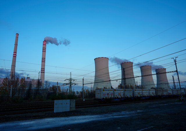 Bezplatné emisní povolenky skončí do roku 2034, odhlasovali europoslanci.