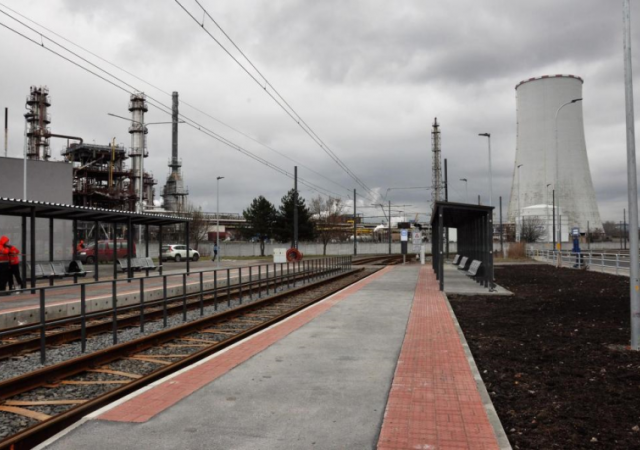 Tramvajová doprava mezi Mostem a Litvínovem představuje integrovaný balíček početných projektů v oblasti severočeského dvouměstí. Důležitost těchto řešení podtrhuje přítomnost největšího tuzemského chemického parku v Záluží u Litvínova.