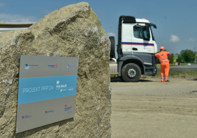 Stavba první soukromé dálnice v Česku začala.