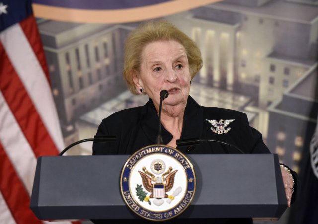 Bývalá americká ministryně zahraničí s českými kořeny Madeleine Albrightová zemřela 23. března 2022 ve věku 84 let.