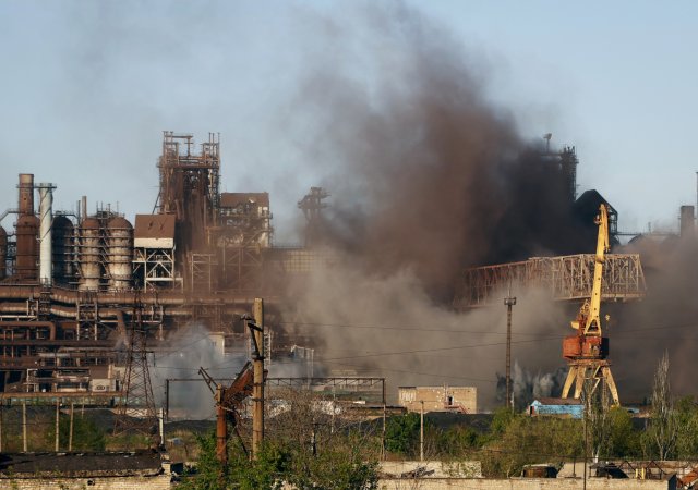 Majitel ruským bombardováním zničených oceláren Azovstal v Mariupolu Rinat Achmetov hodlá Kreml žalovat o náhradu až 20 miliard dolarů.
