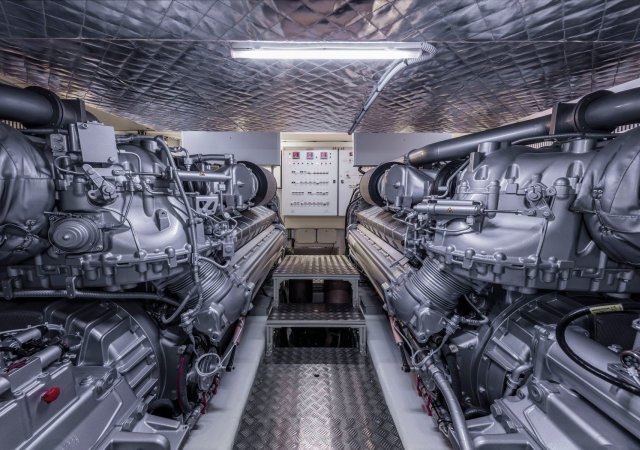 Rolls-Royce, výroba lodních motorů