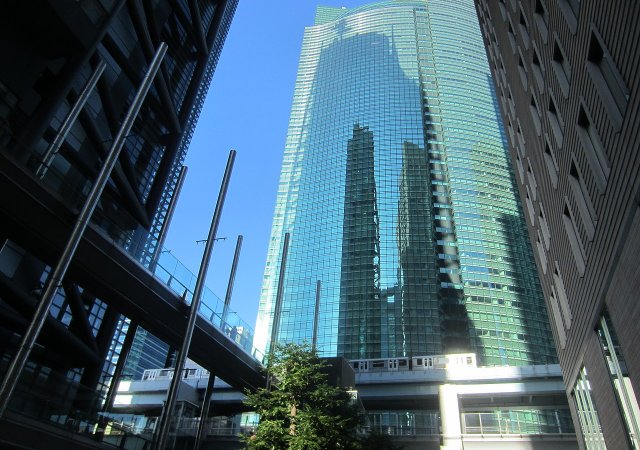 Tokijský klenot mezi mrakodrapy Shiodome City Center  je na prodej. Cena může přepsat realitní žebříčky.