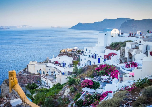 Řecké ostrovy již přestávají zvládat invazi turistů