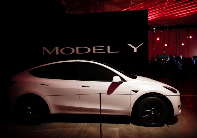 Tesla zlevnila auta i v Evropě, Singapuru a v Izraeli. Platí to i pro Model Y.