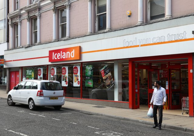 Iceland, supermarket v UK