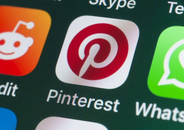 Pinterest láká investory kombinací dvouciferného růstu tržeb i dvouciferného poklesu nákladů