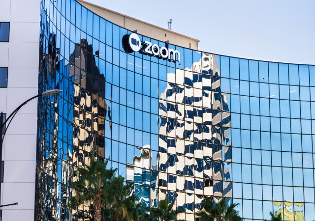 Poskytovatel videohovorů Zoom Video Communications koupí provozovatele cloudových call center Five9.