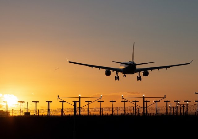 Světové aerolinky zlepšily výhled na příští rok, čekají tržby přes bilion dolarů