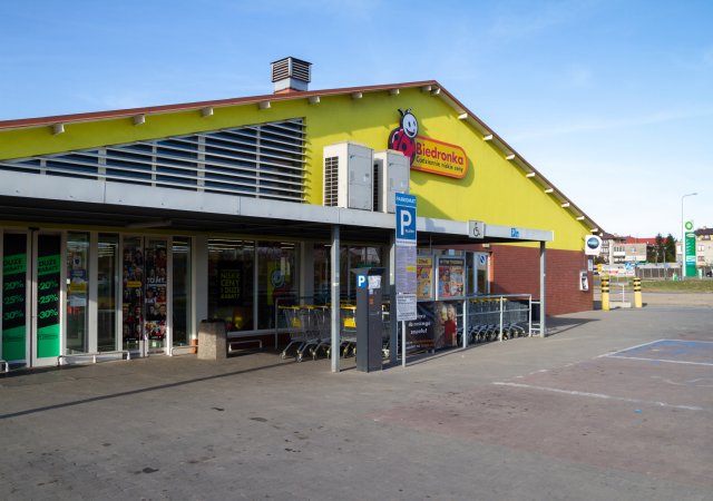 Supermarket Biedronka. Obchod se smíšeným zbožím v Polsku