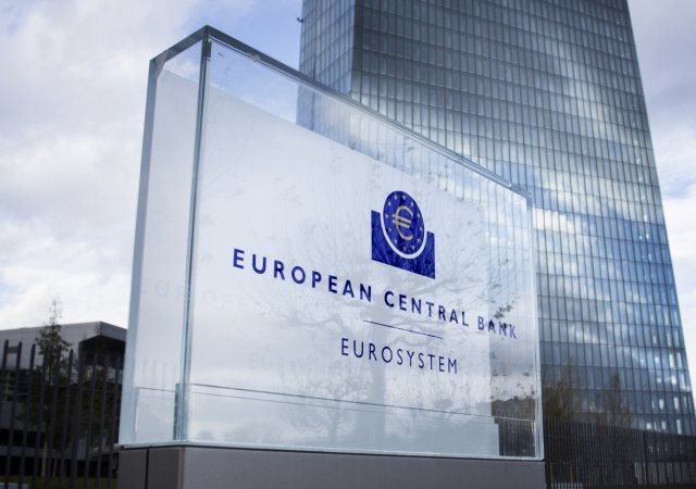 Akcie eurozóny vystoupaly na více než 15leté maximum, ECB zvýšila úroky