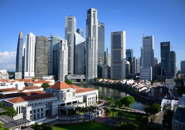 Singapur poprvé ovládl žebříček nejdražších měst ve světě sestavovaný společností  Julius Baer.