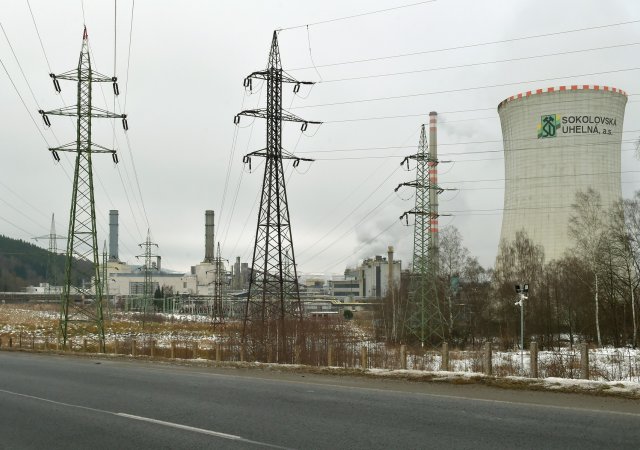 Paroplynová elektrárna Vřesová, která patří Sokolovské uhelné