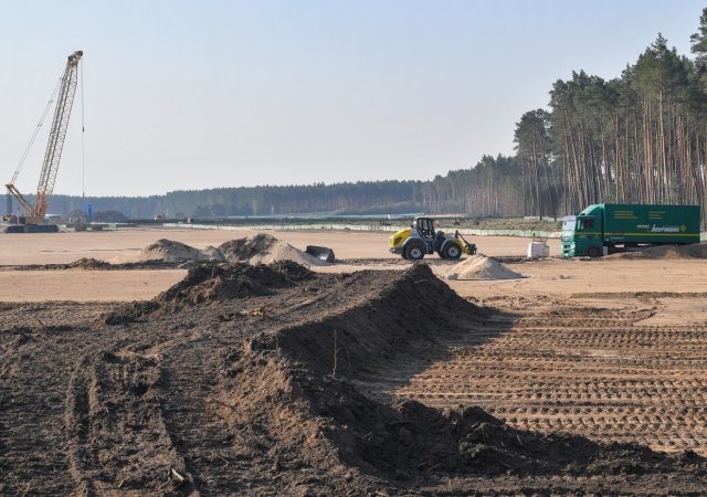 Výstavba továrny Tesla u Berlína