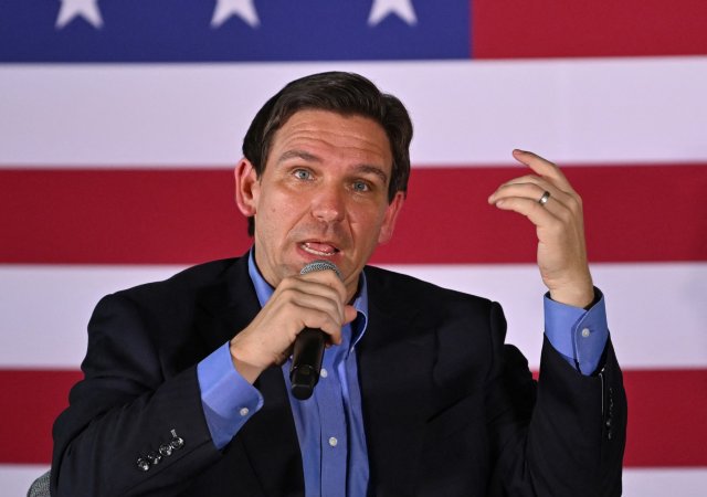 Ron DeSantis vyčnívá mezi republikánskými kandidáty