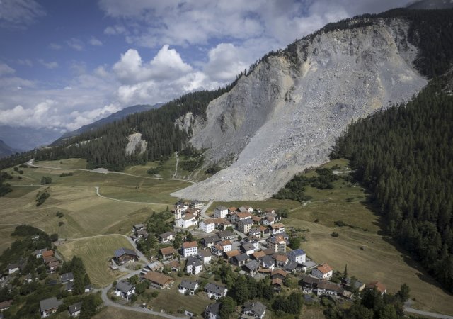 Švýcarská vesnice Brienz