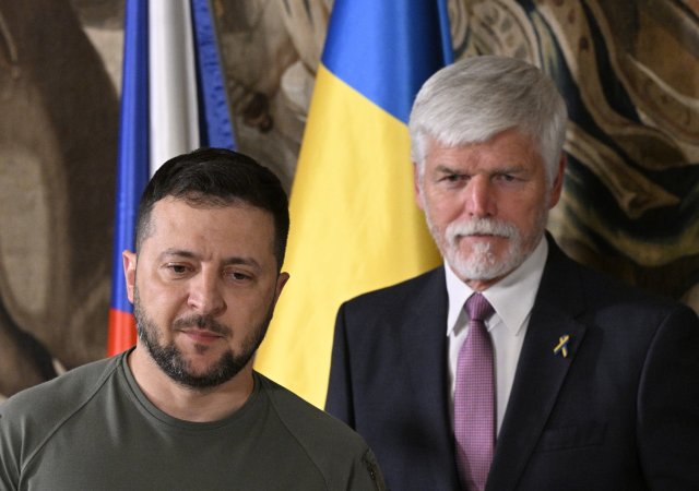 Volodymyr Zelenskyj (vlevo), prezident Ukrajiny se svým českým protějškem Petrem Pavlem, podporovatelem Ukrajiny.