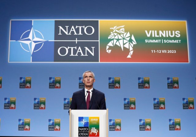 NATO kvůli Rusku přitvrdí plány na obranu. A Ukrajinu přijme rychleji, rozhodl summit aliance ve Vilniusu.
