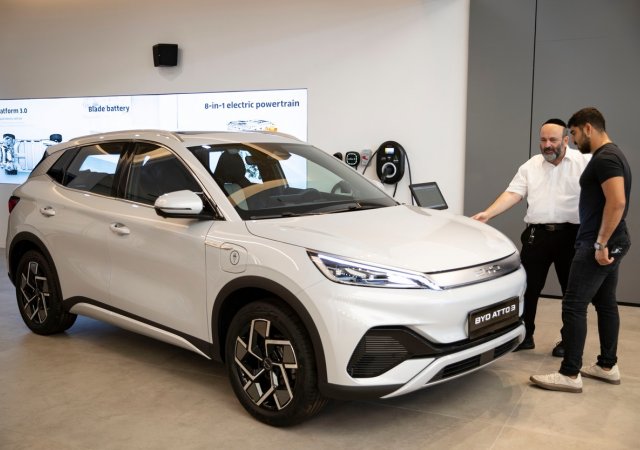 Nejprodávanějším elektromobilem ve Švédsku byl v červenci sportovně-užitkový vůz (SUV) Atto 3 čínské automobilky BYD.