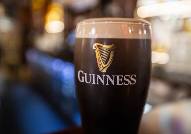 Tmavé pivo značky Guinness ve Velké Británii zažívá renesanci