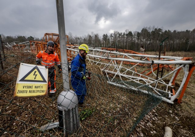 Na Zbraslavi šly k zemi dva vysílače. Na jejich místě vyroste největší datové centrum v ČR