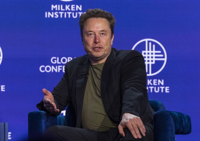 Elon Musk stáhl žalobu na OpenAI