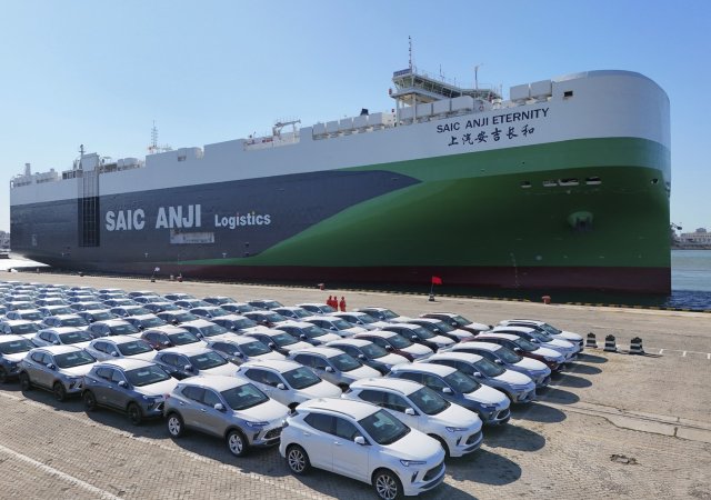 Německé automobilky apelují na EK, aby nezaváděla cla na elektromobily z Číny
