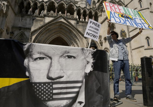 Zakladatel serveru WikiLeaks Julian Assange se dohodl s americkou justicí