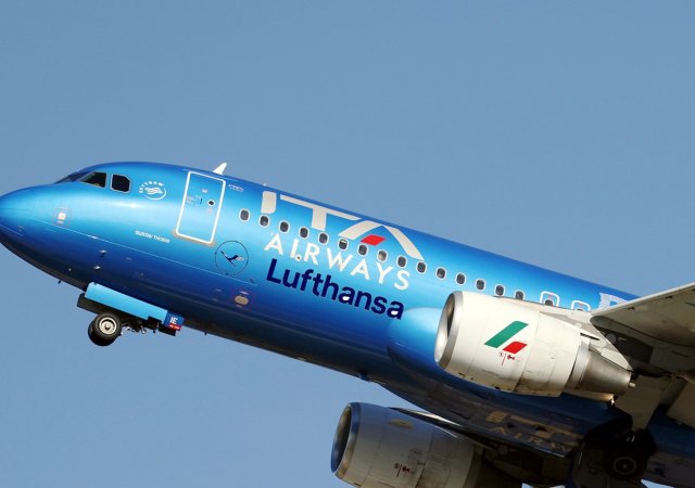 Evropská komise povolila Lufthanse převzít podíl v italských aerolinkách ITA