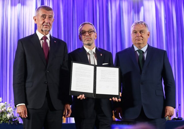 Šéf ANO Andrej Babiš, Herbert Kickl, vůdce Svobodné strany Rakouska (FPÖ) a maďarský premiér a předseda Fideszu Viktor Orbán