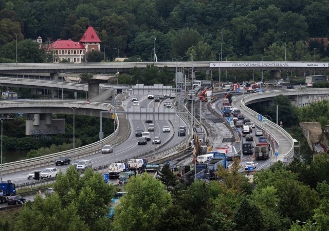 Rekonstrukce Barrandovského mostu v Praze bude téměř dvakrát dražší, než se předpokládalo