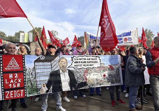 Německé odbory ve Volkswagenu doporučí členům vstoupit v prosinci do stávky