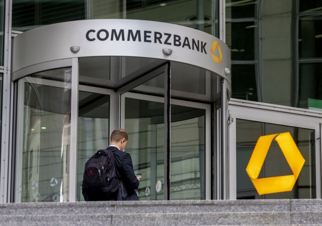 Commerzbank zvažuje, že zruší tisíce pracovních míst