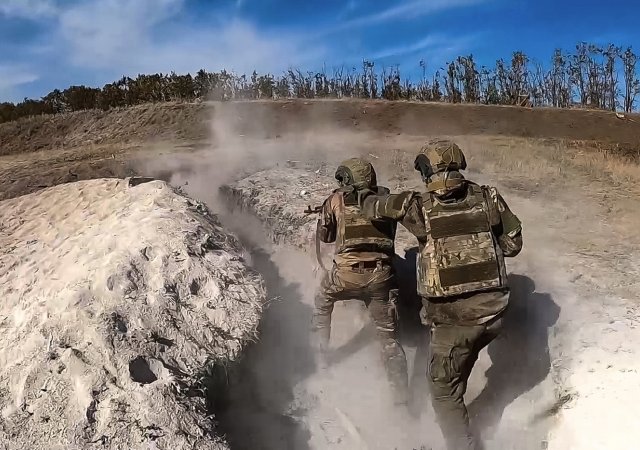 Ukrajinská armáda oznámila stažení svých vojáků z Vuhledaru