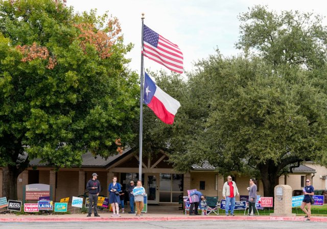 Trump ničí demokracii, Kamalu jsem volil bez nadšení, říká Čech z Texasu