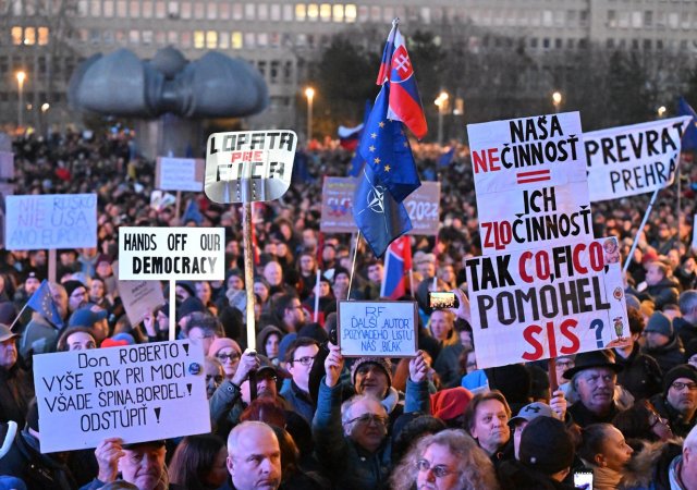 Protivládní protest v Bratislavě