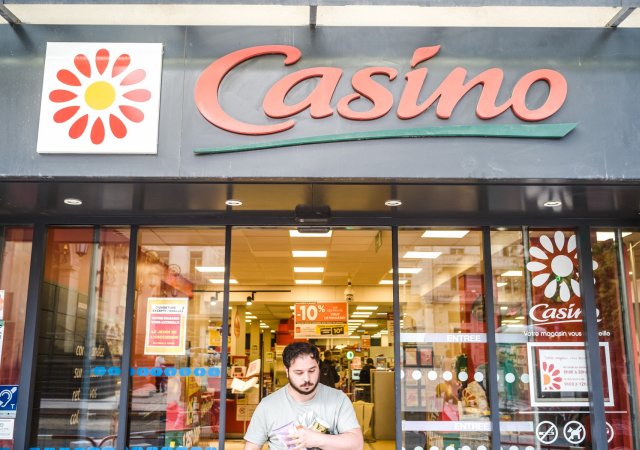 Řetězec Casino dostal záchranné lano. Křetínský ale přišel o post investorské dvojky.