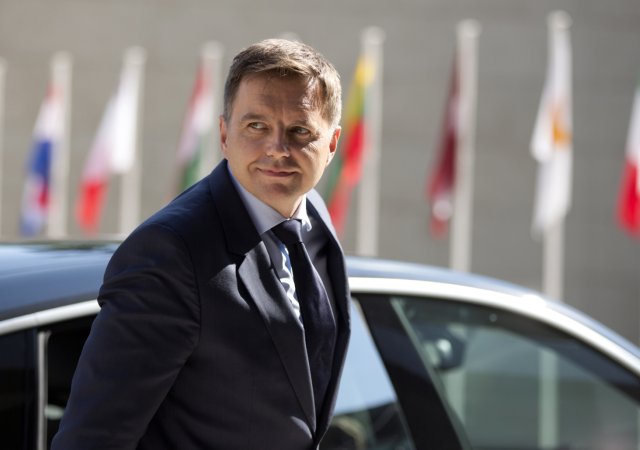 Guvernér slovenské národní banky Kažimír čelí obžalobě z korupce.