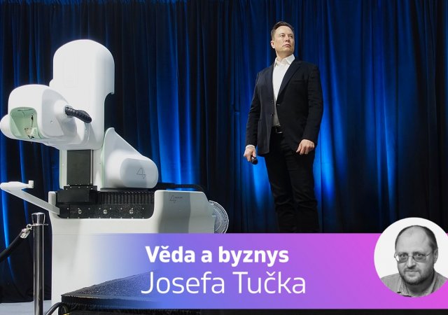 Elon Elon Musk v roce 2020 při představení operačního robota vyvinutého jeho společností Neuralink.