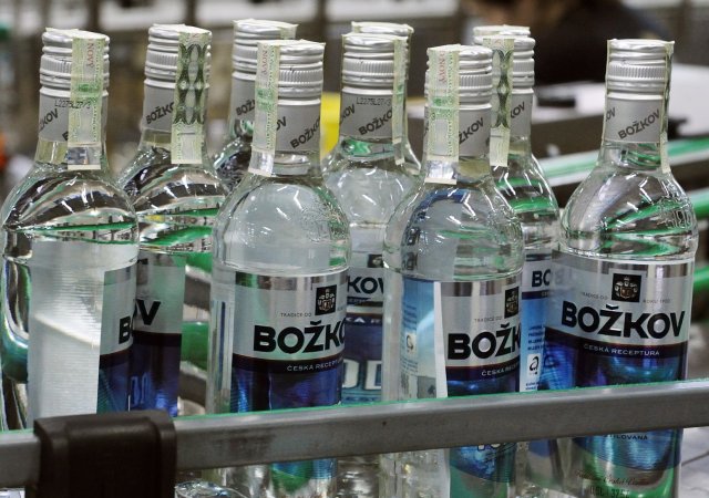 „Suchej únor“ letos připraví prodejce alkoholu o 750 milionů korun. Češi i tak za alkohol utratí poprvé přes 100 miliard korun