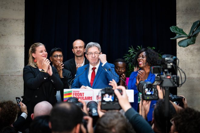 Mélenchon se vůči spolupráci s Macronem okamžitě vymezil.