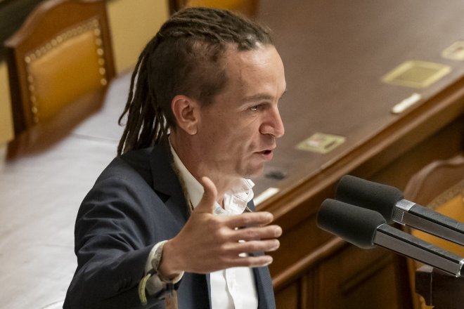 Bartoš představil budoucnost dostupného bydlení. Na Moravě začne bytová výstavba